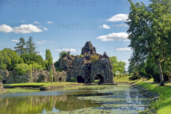 Stein Island with the artificial volcano Vesuvius, Wörlitz Park, Wörlitz Gardens, Garden Kingdom of Dessau-Wörlitz, UNESCO World Heritage Site, Wörlitz, Dessau-Roßlau, Saxony-Anhalt, Germany