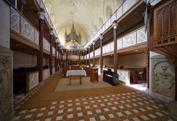 Protestant Wörlitz St Peter's Church in neo-Gothic style with the organ, interior view, Wörlitz Park, Wörlitz Gardens, Garden Kingdom Dessau-Wörlitz, UNESCO World Heritage Site, Wörlitz, Dessau-Roßlau, Saxony-Anhalt, Germany