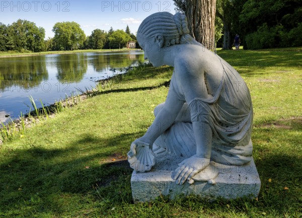Shell nymph, classicist sculpture, Wörlitz Park, Wörlitz Gardens, Garden Kingdom of Dessau-Wörlitz, UNESCO World Heritage Site, Wörlitz, Dessau-Roßlau, Saxony-Anhalt, Germany