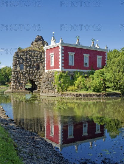 Stein Island with the artificial volcano Vesuvius and Villa Hamilton, Wörlitz Park, Wörlitz Gardens, Garden Kingdom of Dessau-Wörlitz, UNESCO World Heritage Site, Wörlitz, Dessau-Roßlau, Saxony-Anhalt, Germany