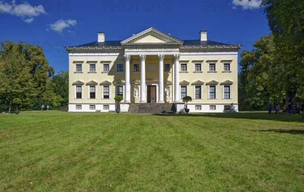 Wörlitz Palace, built 1769-1773, founding building of German Classicism, main façade, Wörlitz Park, Wörlitz Gardens, Garden Kingdom of Dessau-Wörlitz, UNESCO World Heritage Site, Wörlitz, Dessau-Roßlau, Saxony-Anhalt, Germany