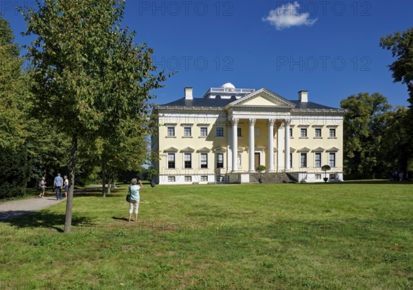 Wörlitz Palace, built 1769-1773, founding building of German Classicism, main façade, Wörlitz Park, Wörlitz Gardens, Garden Kingdom of Dessau-Wörlitz, UNESCO World Heritage Site, Wörlitz, Dessau-Roßlau, Saxony-Anhalt, Germany