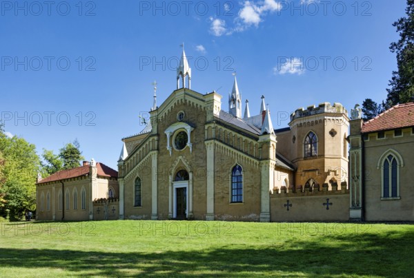 Gothic House, Wörlitz Park, Wörlitz Gardens, Garden Kingdom of Dessau-Wörlitz, UNESCO World Heritage Site, Wörlitz, Dessau-Roßlau, Saxony-Anhalt, Germany