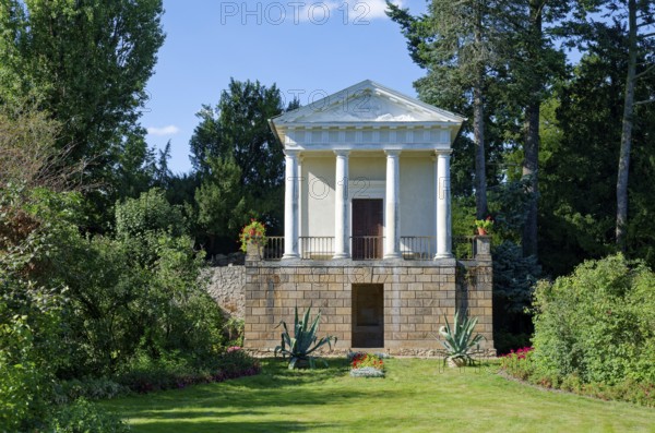 Flora Temple, the last work of the architect Friedrich Wilhelm von Erdmannsdorff, Wörlitz Park, Wörlitz Gardens, Garden Kingdom of Dessau-Wörlitz, UNESCO World Heritage Site, Wörlitz, Dessau-Roßlau, Saxony-Anhalt, Germany