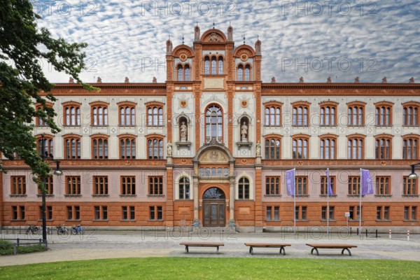University main building, Mecklenburg Neo-Renaissance, built between 1867 and 1870, University Square, harbour city, Hanseatic city, university city, Rostock, Mecklenburg-Western Pomerania, Germany