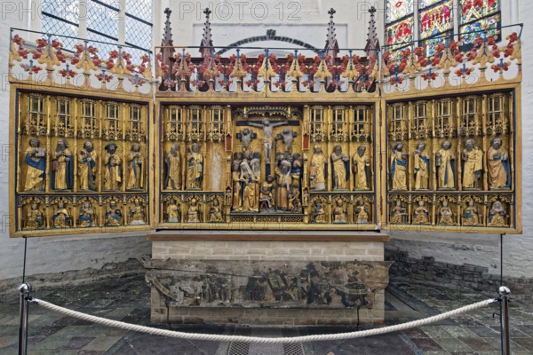 Former high altar of the Nikolaikirche in the northern transept, Marienkirche, Protestant-Lutheran, North German brick Gothic, basilica, three naves, built from 1290 to mid-15th century, harbour city, Hanseatic city, university city, Rostock, Mecklenburg-Western Pomerania, Germany