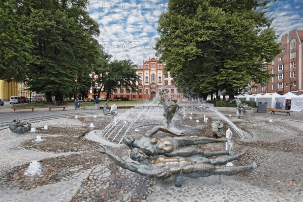 Fountain of joie de vivre, behind it university, university square, harbour city, Hanseatic city, university city, Rostock, Mecklenburg-Western Pomerania, Germany