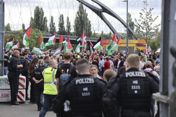 Several thousand people take part in a pro-Palestine demonstration under the slogan United 4 Gaza in Frankfurt am Main on 30 August 2025 in the Hafenpark, near the European Central Bank (ECB) . The rally is accompanied by a massive police presence. On 7 October 2023, the terrorist militia Hamas killed more than 1, 100 people in an attack on Israel. Since Israel's subsequent intervention in the Gaza Strip, there have been repeated pro-Palestinian demonstrations throughout Germany