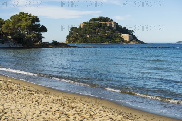 Beach, Plage de Cabasson, Bormes-les-Mimosas, Var, French Riviera, Provence-Alpes-Cote d'Azur, Cote d Azur, France