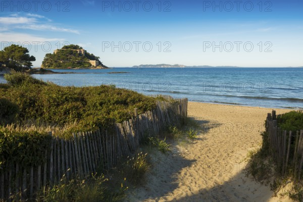 Beach, Plage de Cabasson, Bormes-les-Mimosas, Var, French Riviera, Provence-Alpes-Cote d'Azur, Cote d Azur, France