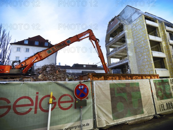 Demolition of a house in Leopoldstraße, Munich, Bavaria, Germany