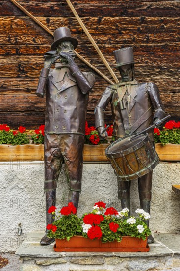 Copper sculptures of drummers and pipers, Saint Luc, Val d'Anniviers, Valais Alps, Canton Valais, Switzerland