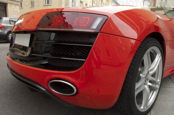 Red Audi R8, V10 engine, rear view