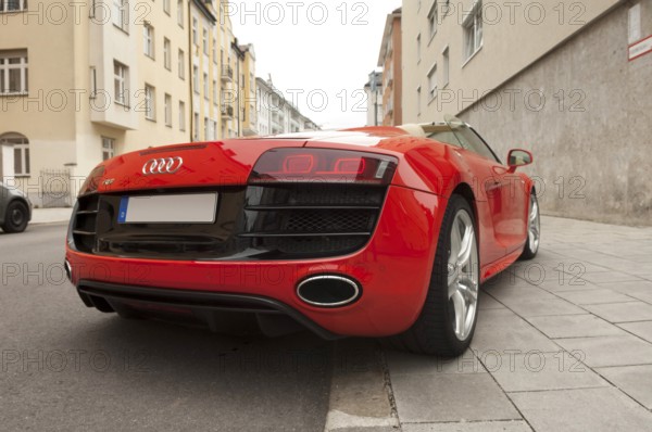 Red Audi R8, V10 engine, rear view