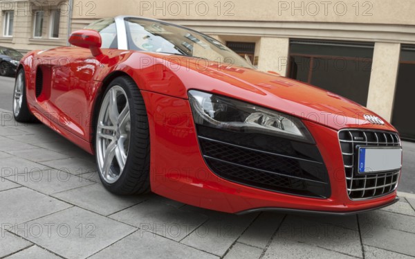 Red Audi R8, V10 engine, front view
