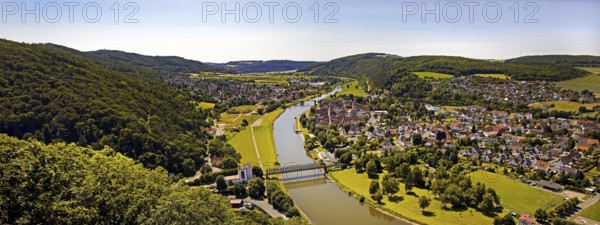 Elevated view of the river Weser and the town of Bodenwerder, birthplace of Münchhausen, Weserbergland, Lower Saxony, Germany