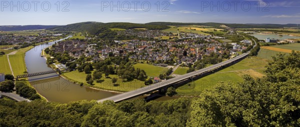 Elevated view of the river Weser and the town of Bodenwerder, birthplace of Münchhausen, Weserbergland, Lower Saxony, Germany