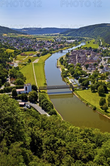 Elevated view of the river Weser and the town of Bodenwerder, birthplace of Münchhausen, Weserbergland, Lower Saxony, Germany