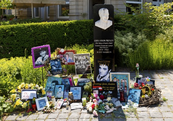 Elvis Stele on Elvis Presley Square, memorial to Elvis Presley with messages from his fans from all over the world, Bad Nauheim, Hesse, Germany