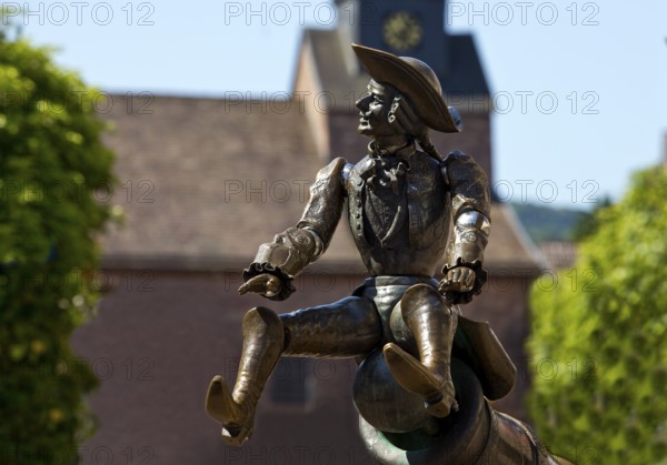 Munchausen figure, The Ride on the Cannonball, Munchausen Fountain by Bonifatius Stirnberg in Bodenwerder, Weserbergland, Lower Saxony, Germany