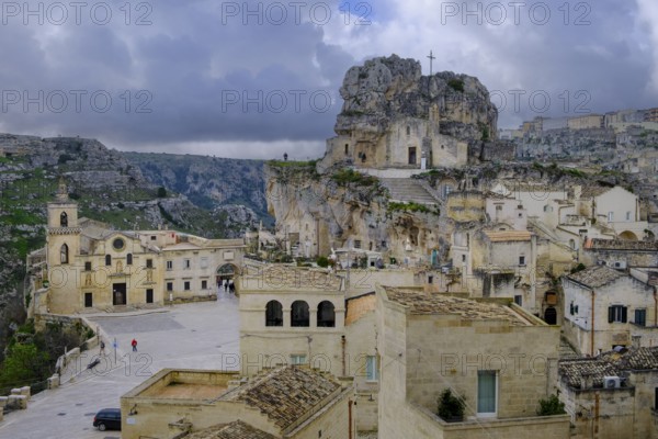 Church of San Pietro Caveoso and Church of Santa Maria di Idris, cave settlement, cave dwellings, houses, Sassi, Matera, Unesco World Heritage Site, Basilicata, Italy