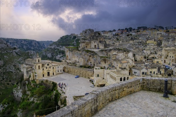 Church of San Pietro Caveoso and Church of Santa Maria di Idris, cave settlement, cave dwellings, houses, Sassi, Matera, Unesco World Heritage Site, Basilicata, Italy