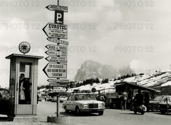 Mercedes from 1978, historical photo from around 1980, Alpe di Siusi, South Tyrol, Italy