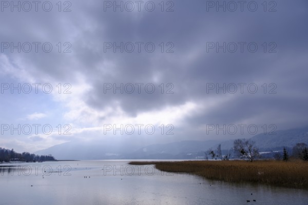Winter at the lake, dark clouds, Gmund am Tegernsee, Upper Bavaria, Bavaria, Germany