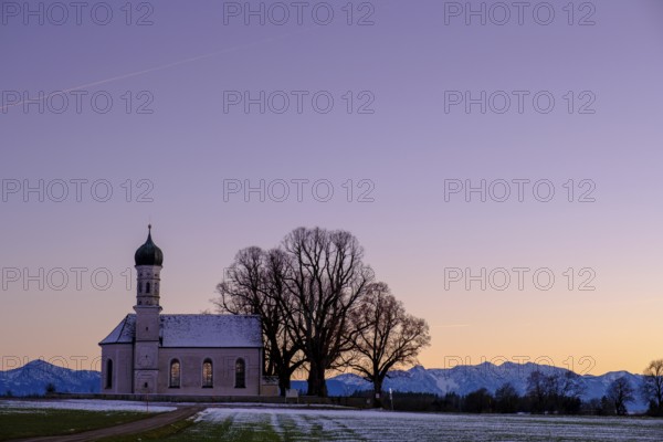 Church of St Andrä near Etting in the evening light, Pfaffenwinkel, Alpine foothills, Upper Bavaria, Bavaria, Germany