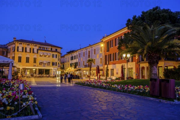 Dusk in Piazza Giosuè Carducci, Sirmione on Lake Garda, Veneto, Veneto, Italy