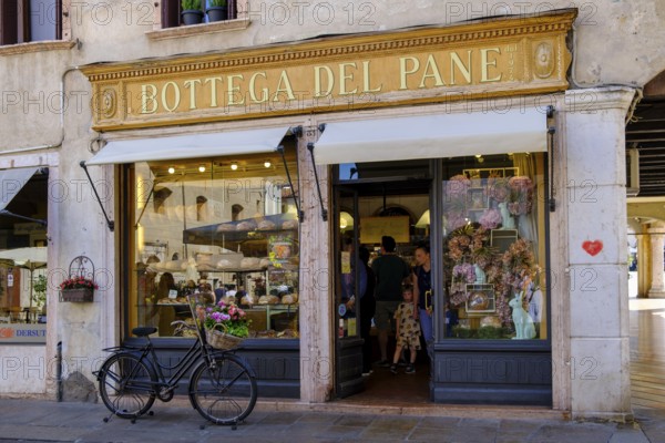 Bottega del Pane, bakery, Piazzotto Montevecchio, Bassano del Grappa, Veneto, Italy