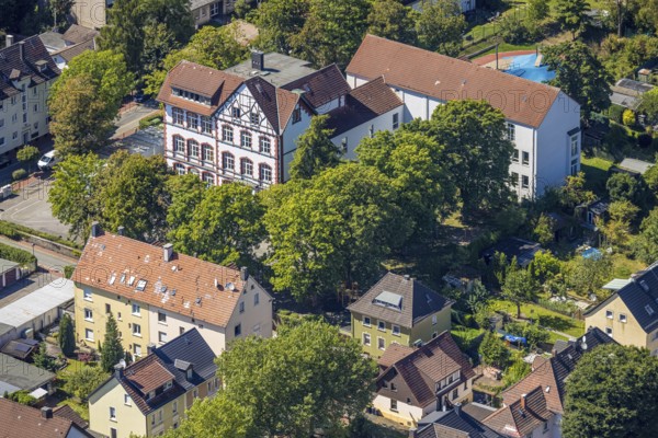 Aerial photo, Tinsberger Schule Grundschule, Lüdenscheid-Stadt, Lüdenscheid, Sauerland, North Rhine-Westphalia, Germany, education, educational institution, DE, Europe, primary school, teaching institute, aerial photo, aerial photography, aerial photography, Märkischer Kreis, school, overview, bird's-eye view, bird's-eye view, overview