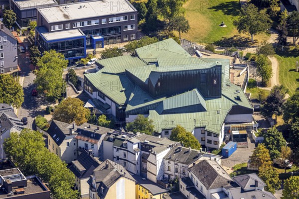 Aerial view, city garden with cultural centre, Lüdenscheid city, Lüdenscheid, Sauerland, North Rhine-Westphalia, Germany, DE, Europe, events, culture, art, aerial view, aerial photography, aerial photography, Märkischer Kreis, theatre, overview, events, venue, event location, event centre, bird's eye view, birds-eyes view, cultural use, overview