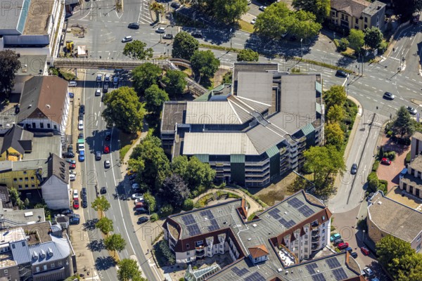 Aerial view, forum and covered pedestrian bridge to the town centre, Lüdenscheid town, Lüdenscheid, Sauerland, North Rhine-Westphalia, Germany, DE, Europe, aerial view, aerial photography, aerial photography, Märkischer Kreis, overview, bird's eye view, birds-eyes view, overview