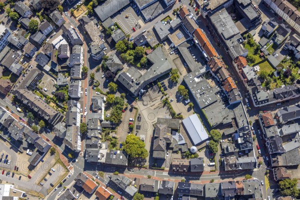 Aerial view, Knapper primary school and schoolyard, Theodor-Schulte Platz, Lüdenscheid town, Lüdenscheid, Sauerland, North Rhine-Westphalia, Germany, education, educational institution, DE, Europe, primary school, educational institute, aerial view, aerial photography, aerial photography, Märkischer Kreis, school, overview, bird's-eye view, overview