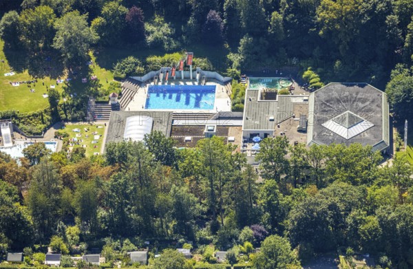 Aerial view, outdoor swimming pool Nattenberg, swimming pool with bathers and eight diving boards, Lüdenscheid city, Lüdenscheid, Sauerland, North Rhine-Westphalia, Germany, bathing establishment, bathing resort, DE, Europe, outdoor pool, leisure activities, indoor pool, aerial view, aerial photography, aerial photography, Märkischer Kreis, swimming pool, swimming pool, overview, bird's-eye view, overview