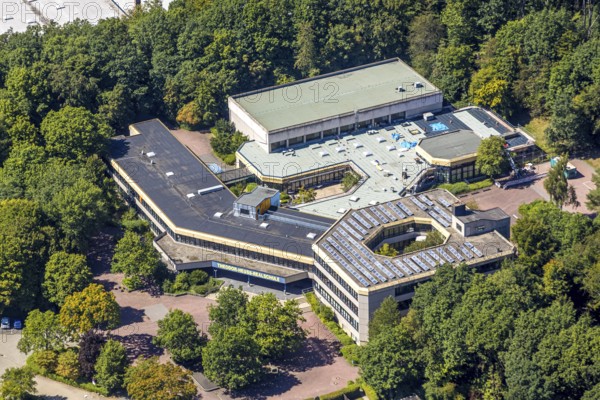 Aerial photo, Theodor-Heuss-Realschule, Lüdenscheid-Stadt, Lüdenscheid, Sauerland, North Rhine-Westphalia, Germany, education, educational institution, DE, Europe, educational institute, aerial photography, aerial photography, aerial photography, Märkischer Kreis, Realschule, school, overview, bird's eye view, birds-eyes view, overview