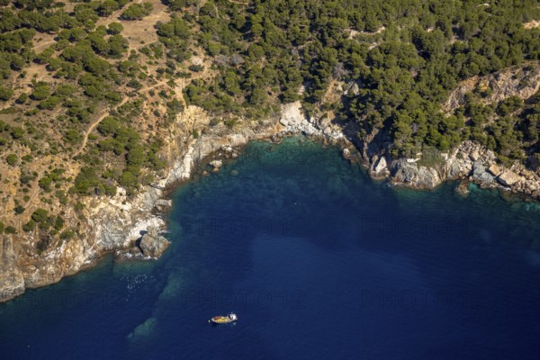 Bays for sailboats and divers, Mediterranean Bay of Roses, blue water, Roses, Costa Brava, Catalonia, Spain, Europe, aerial view, birds-eyes view, aerial photography, aerial photography, overview, bird's eye view, aerial photos of Spain