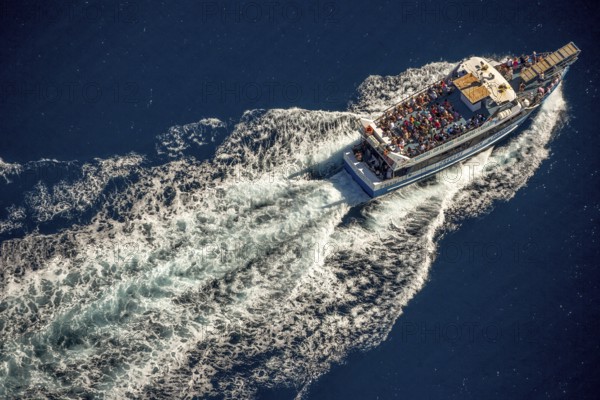 Excursion boat to Cap Norfeu, Cap de Creuers Cadaques, Mediterranean Bay of Roses, blue water, Roses, Costa Brava, Catalonia, Spain, Europe, aerial view, birds-eyes view, aerial photography, aerial photography, aerial photography, overview, bird's eye view, aerial photos of Spain