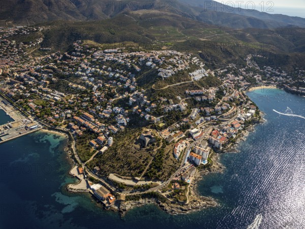 Castell de la Trinitat, medieval fortress, Mediterranean Bay of Roses, blue water, Roses, Costa Brava, Catalonia, Spain, Europe, aerial view, birds-eyes view, aerial photography, aerial photography, overview, bird's eye view, aerial photos of Spain