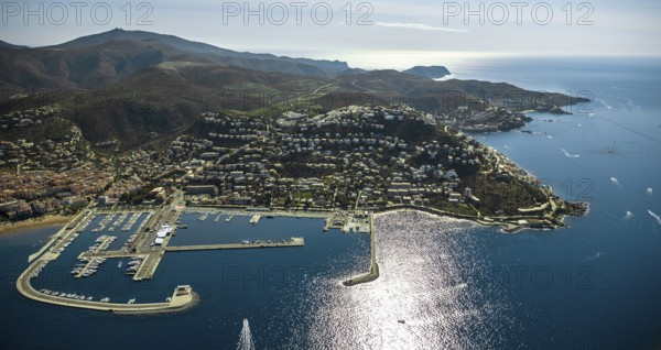 Marina of Roses at the Mediterranean Sea and the Bay of Roses, Roses, Costa Brava, Catalonia, Spain, Europe, aerial view, birds-eyes view, aerial photography, aerial photography, overview, overview, bird's eye view, aerial photos of Spain