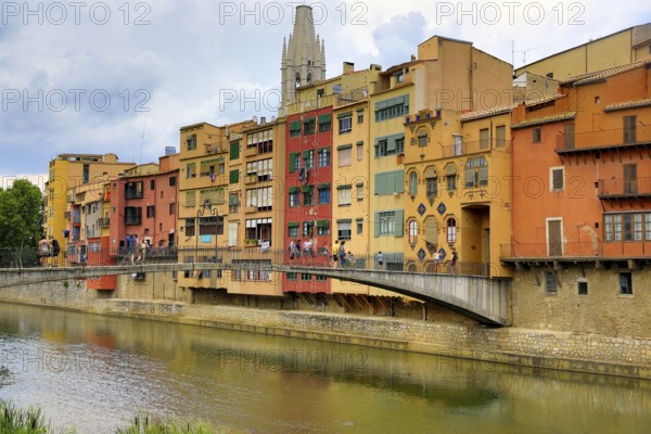 San Feliu, Church of Sant Felix, Inglesia de Sant Felix, colourful facades over the river Onyar, Banyoles, Cataluña, Gerona, Catalonia, Spain, Cataluña, Europe, aerial view, birds-eyes view, aerial photography, aerial photography, overview, bird's eye view
