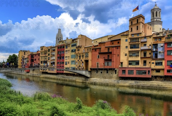 San Feliu, Church of Sant Felix, Inglesia de Sant Felix, Cathedral of Girona, colourful facades over the river Onyar, Banyoles, Cataluña, Gerona, Catalonia, Spain, Cataluña, Europe, aerial view, birds-eyes view, aerial photography, aerial photography, overview, bird's eye view