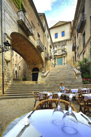 Small restaurant in the alleys of the old town of Girona, Cataluña, Gerona, Catalonia, Spain, Cataluña, Europe, aerial view, birds-eyes view, aerial photography, aerial photography, overview, overview, bird's eye view