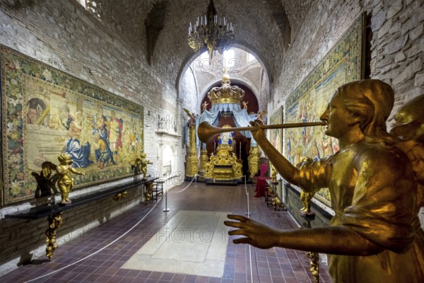 Angel with Fantare, Museu d'Art, Art Museum in the Bishop's Palace, Cathedral of Santa Maria of Gerona, Catedral Santa Maria de Girona, Girona, Cataluña, Gerona, Catalonia, Spain, Cataluña, Europe, aerial view, birds-eyes view, aerial photography, aerial photography, overview, bird's eye view