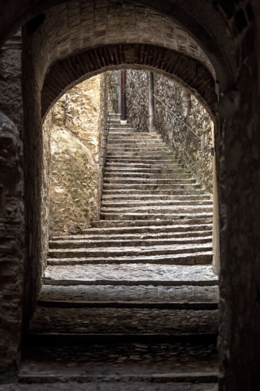Call, Jewish quarter in the old town of Girona, stone gate with stone steps, alleys in the old town of Girona, Cataluña, Gerona, Catalonia, Spain, Girona, Cataluña, Europe, aerial view, birds-eyes view, aerial photography, aerial photography, overview, bird's eye view