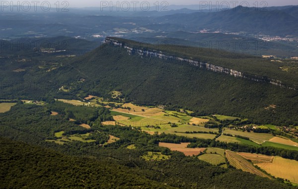 Table Mountains El Pla De Sant Joan, Sant Martí de Llémena, Costa Brava, Catalonia, Spain, Sant Martí de Llémena, Europe, aerial view, birds-eyes view, aerial photography, aerial photography, overview, bird's eye view, aerial photos of Spain