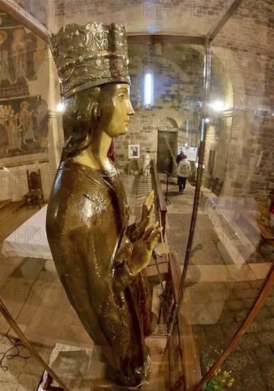 Sardinia, Madonna figure with crown, Santissima TrinitÃƒÂ di Saccargia, Romanesque church, Codrongianos, Europe, Province of Sassari, Italy, abbey church, place of worship, chiesa, religious community, place of worship, holy site, IT, church, church community, denomination, travel, destination, religion, religious site, sightseeing, tourism