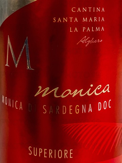 Sardinia, wine for dinner, Monica di Sardegna Doc, Alghero, Europe, province of Sassari, Italy, evening, dinner, alcohol, accompaniment, tasting, dinner, pouring, food, gourmet, bottle, gastronomy, pleasure, flavour, drink, glass, culture, cuisine, production, travel, red wine, sightseeing, food, table, tourism, tradition, holiday, wine, wine glass, wine region, aroma, noble, international drink, Italian, culinary, local, Mediterranean, Sardinian