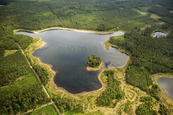 Lakeland, Pomerania, reflection, wooded island, ChoÅ'nica, Baltic Sea coast, pomorskie, Poland, Chosnica, PL, Europe, aerial view, birds-eyes view, aerial photography, aerial photography, overview, bird's eye view, northern Poland